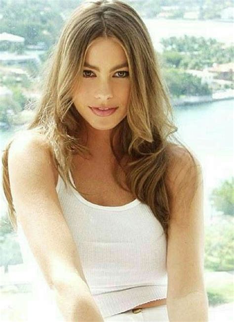 sofia vergara joven|Sofia Vergaras Transformation Photos From Young to。